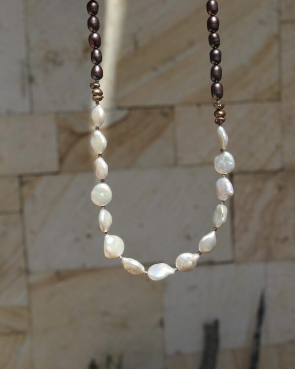 Collar Blanco y Negro - Image 2
