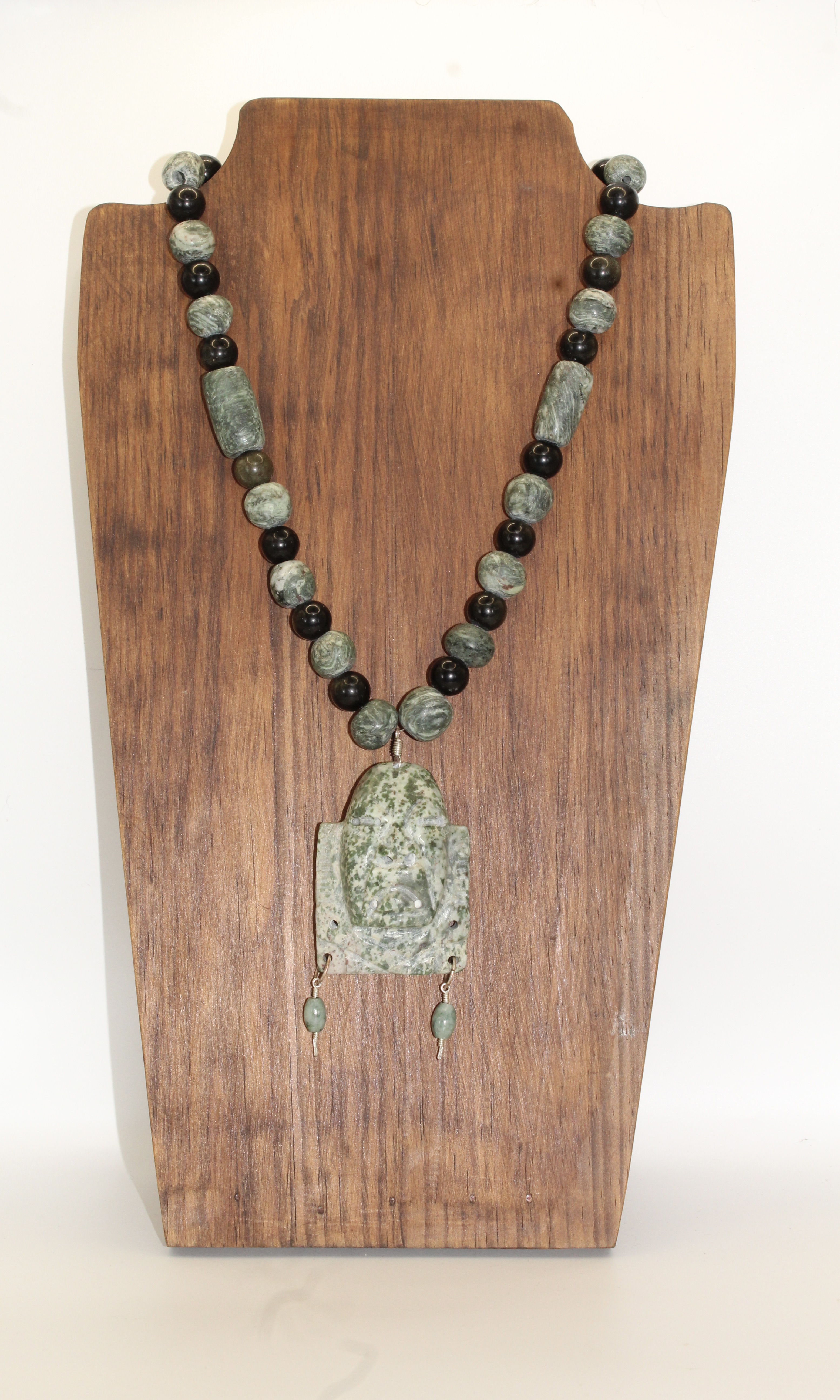 Collar “Cara de Jade”